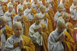 Chùm ảnh: Chư tôn đức PG TP.HCM thăm viếng hạ trường ngày đầu tiên